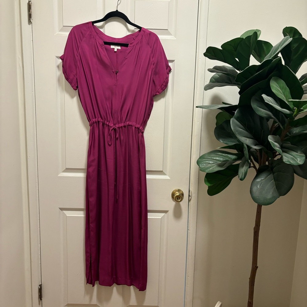 Magenta beautiful midi dress, drawstring waist and pockets.
